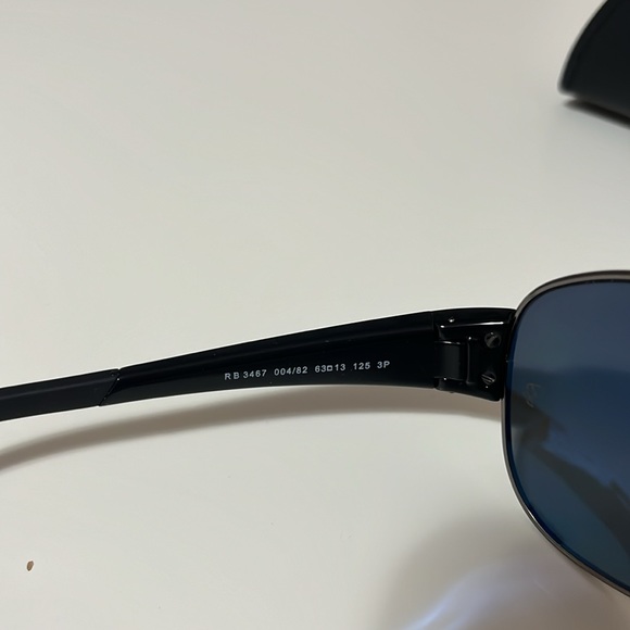Ray-Ban Sunglasses - Picture 6 of 9